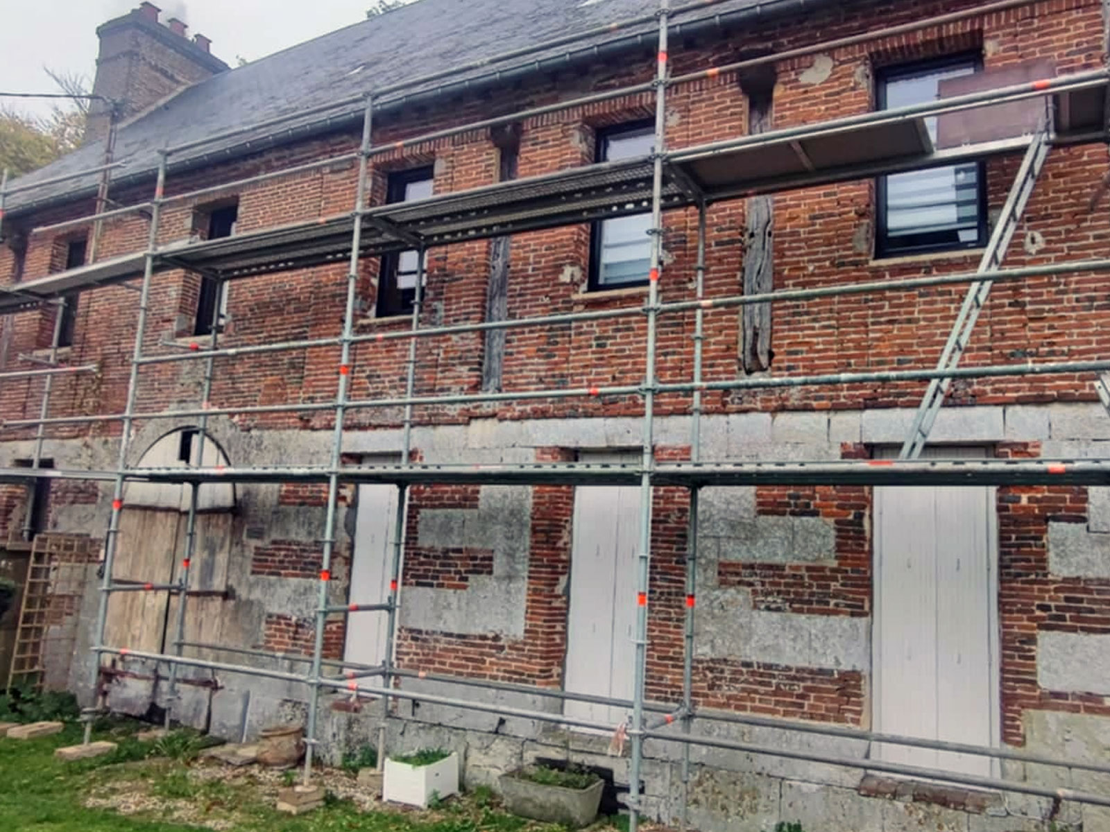 Restauration façade en briques et silex à Fécamp et Le Havre