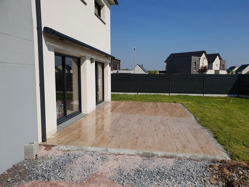 Revêtement de terrasse extérieure en carrelage grès cérame Le Havre